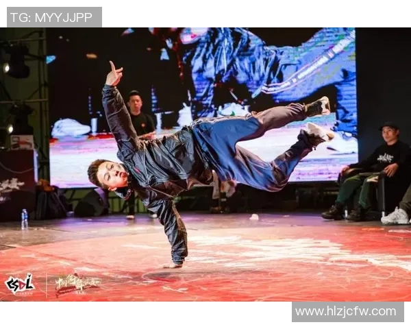 足球明星们在胜利时刻的精彩舞蹈视频集锦，尽显激情与荣耀