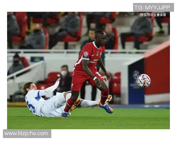 伊利足球明星背后的故事与成就全景揭秘